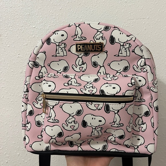 Peanuts Snoopy Small Backpack w/ Snoopy Plush - Picture 6 of 12